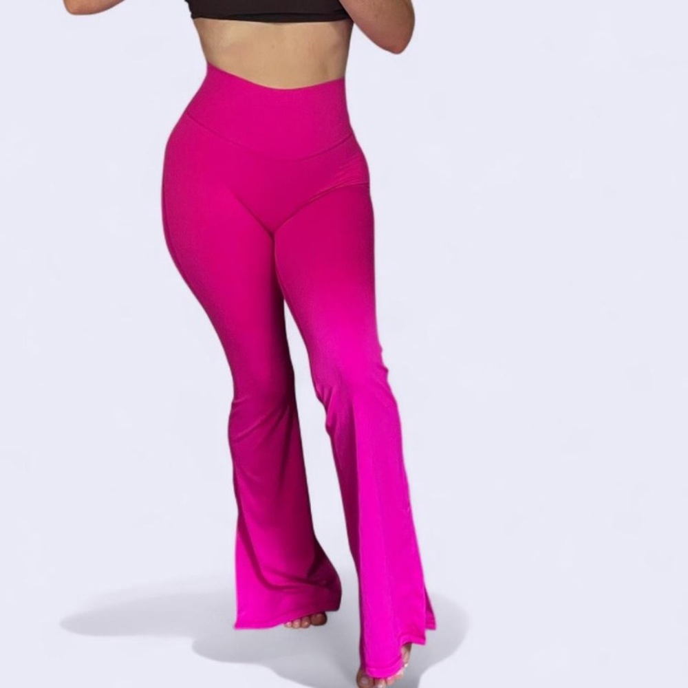 NWOT PINK Victoria’s Secret Hot Pink Relay High Rise Side-Slit Flare Leggings